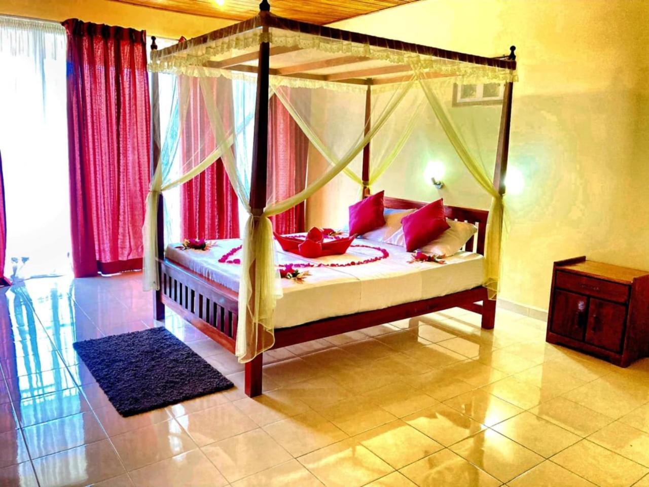 Rainforest Lodge, Deniyaya Singheraja 외부 사진